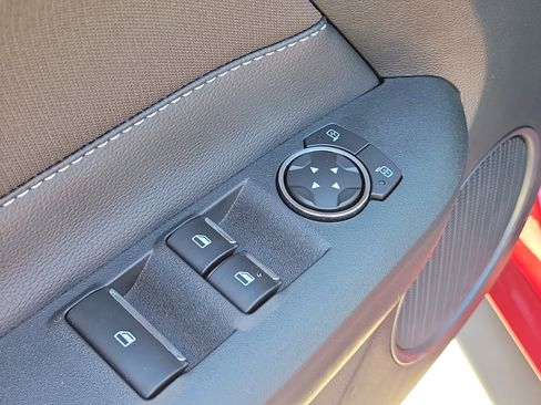 Used 2022 Ford Mustang Convertible w/ Equipment Group 101A image 17