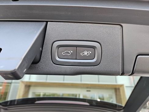 Certified 2023 Volvo XC60 T8 Plus AWD/4WD image 13