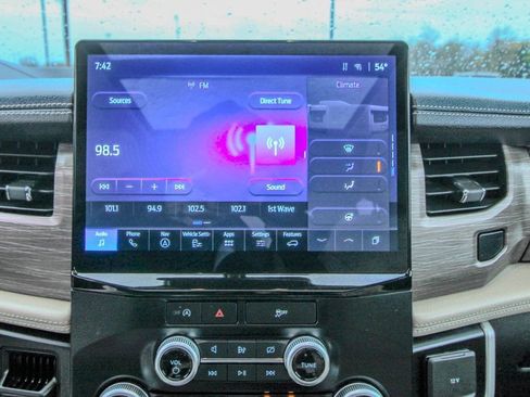 Used 2024 Ford Expedition Limited image 26