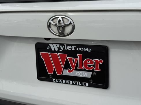 Used 2021 Toyota RAV4 LE image 41