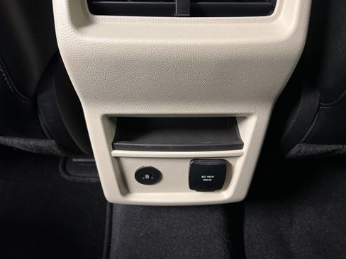 Used 2024 Ford Edge Titanium AWD/4WD image 30