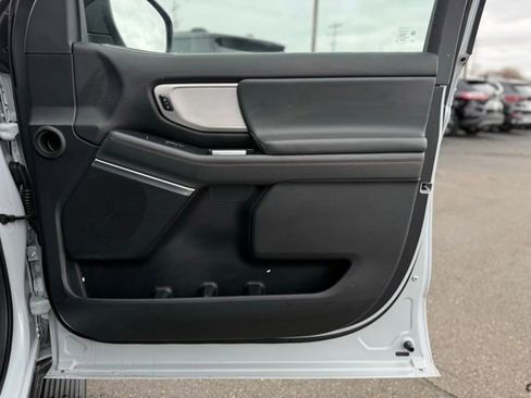 Used 2025 Ford Expedition Max Active image 13