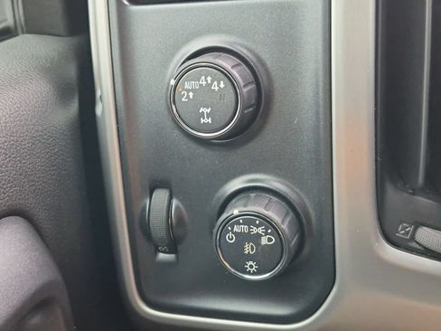 Used 2018 GMC Sierra 1500 SLE w/ SLE Value Package AWD/4WD image 26