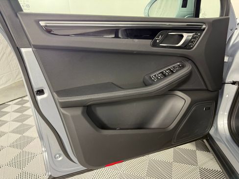 New 2025 Porsche Macan image 14