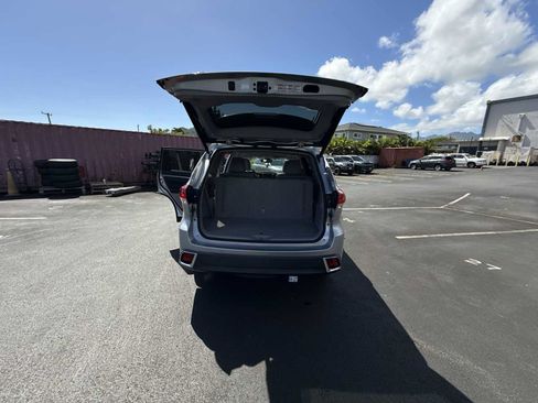 Used 2017 Toyota Highlander Limited FWD image 26