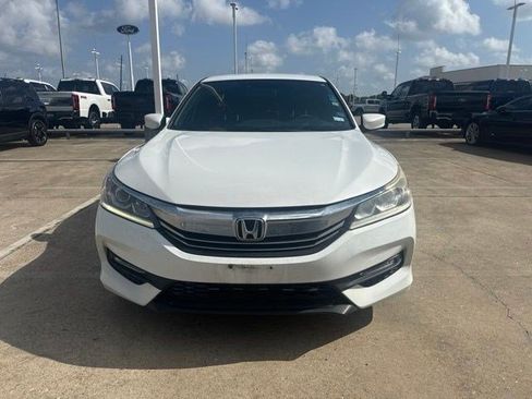 Used 2017 Honda Accord Sport image 2