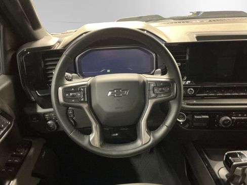 Used 2025 Chevrolet Silverado 1500 ZR2 AWD/4WD image 12