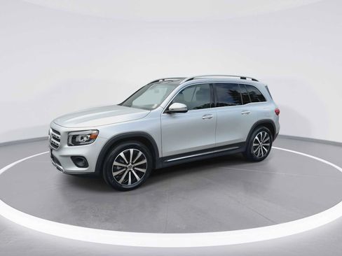 Used 2022 Mercedes-Benz GLB 250 4MATIC image 4