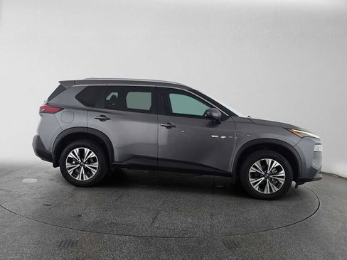 Used 2023 Nissan Rogue SV w/ SV Premium B Package FWD image 2