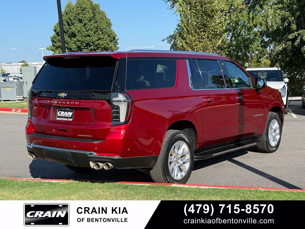 Used 2025 Chevrolet Suburban Premier AWD/4WD image 7