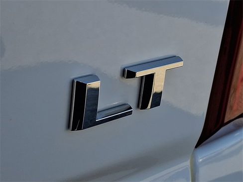Used 2024 Chevrolet Silverado 2500 LT image 27