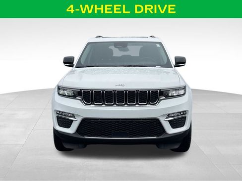 Used 2023 Jeep Grand Cherokee Limited image 3