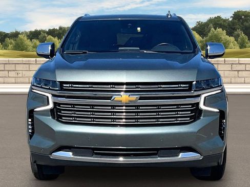 Used 2023 Chevrolet Suburban Premier image 3