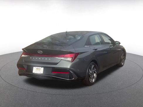 Used 2025 Hyundai Elantra SEL image 14