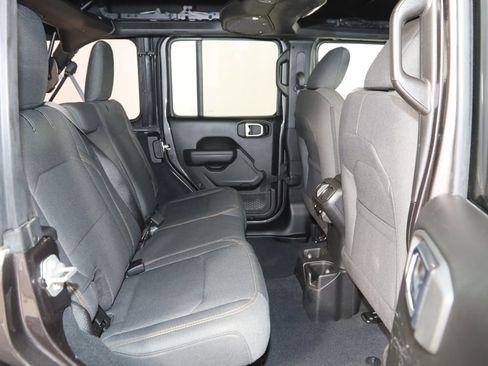 Used 2024 Jeep Wrangler Unlimited Sport AWD/4WD image 13