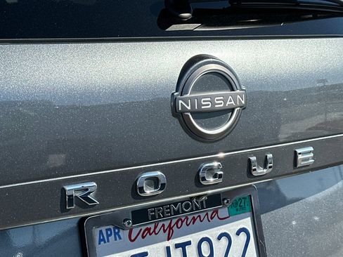 Used 2023 Nissan Rogue SV FWD image 27
