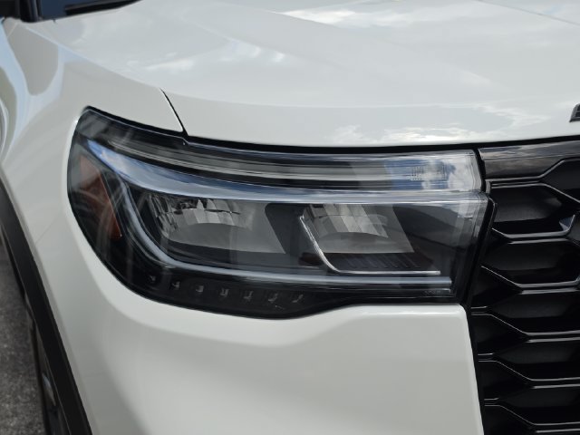 Used 2025 Ford Explorer ST AWD/4WD image 11
