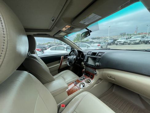Used 2010 Toyota Highlander Limited image 12