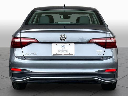 Used 2024 Volkswagen Jetta SE FWD image 5