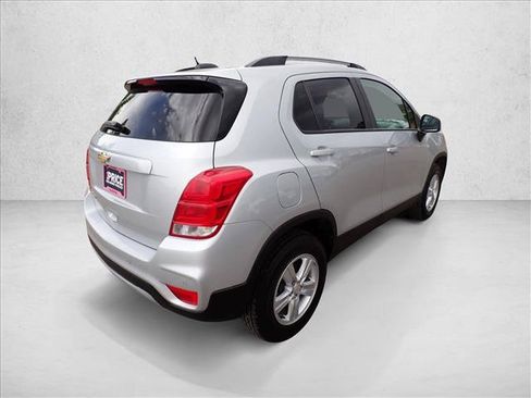 Used 2022 Chevrolet Trax LT w/ Driver Confidence Package AWD/4WD image 4