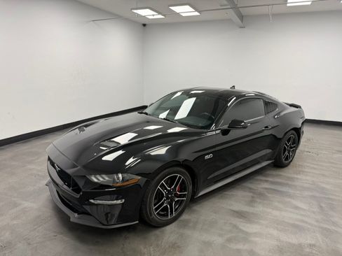 Used 2020 Ford Mustang GT RWD image 3