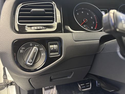 Used 2019 Volkswagen GTI SE FWD image 14