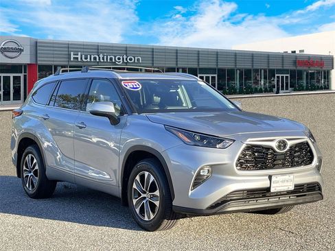 Used 2022 Toyota Highlander XLE image 4