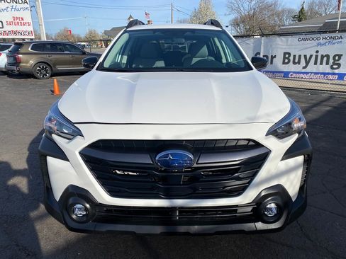 Used 2024 Subaru Outback Premium AWD/4WD image 8