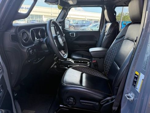 Used 2023 Jeep Wrangler Unlimited Sahara AWD/4WD image 4