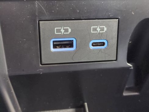 Used 2023 Toyota Tundra Platinum image 32