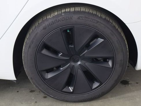 Used 2024 Tesla Model 3 Long Range AWD/4WD image 33