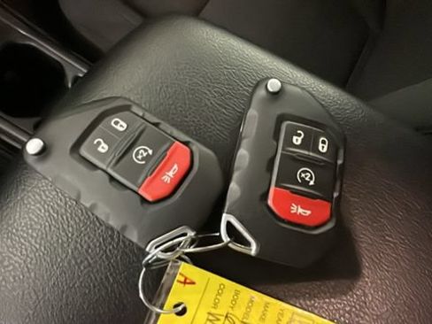 Used 2023 Jeep Wrangler Unlimited w/ Cold Weather Group AWD/4WD image 20