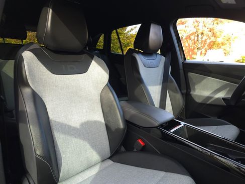 Used 2023 Volkswagen ID.4 Pro image 20