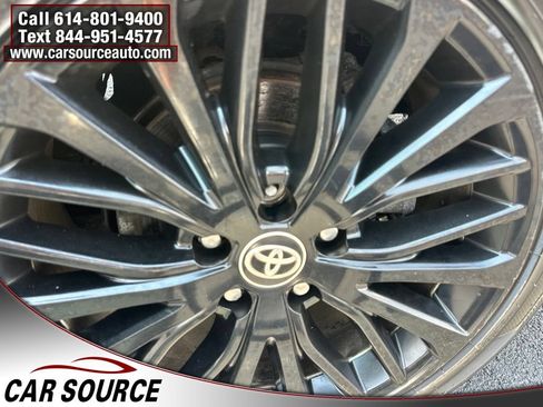 Used 2020 Toyota Camry XLE w/ Cold Weather Package AWD/4WD image 15