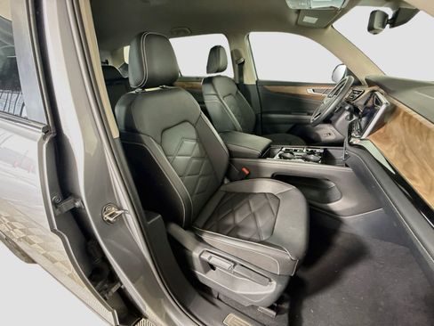 Used 2026 Volkswagen Atlas SE FWD image 29