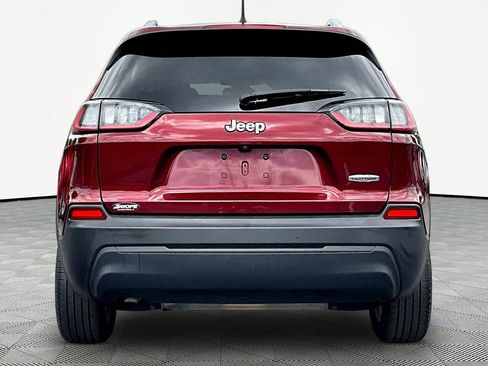 Used 2020 Jeep Cherokee Latitude w/ Cold Weather Group FWD image 5