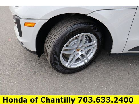 Used 2021 Porsche Macan Base image 29