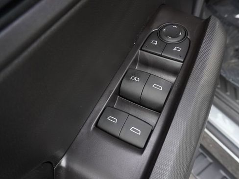 New 2026 GMC Canyon Elevation w/ Convenience Package image 16