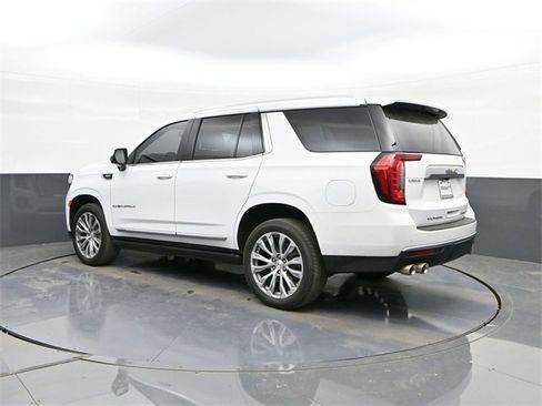 Used 2024 GMC Yukon XL AT4 w/ Technology Package image 5