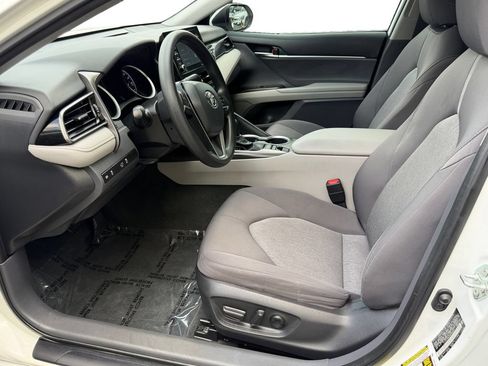 Used 2022 Toyota Camry LE FWD image 17