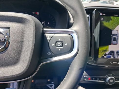 Used 2025 Volvo XC40 B5 Plus AWD/4WD image 20