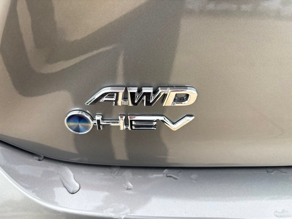 Used 2026 Toyota Camry XLE AWD/4WD image 25