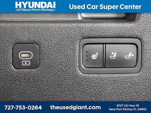 Used 2023 Hyundai Palisade Limited FWD image 16