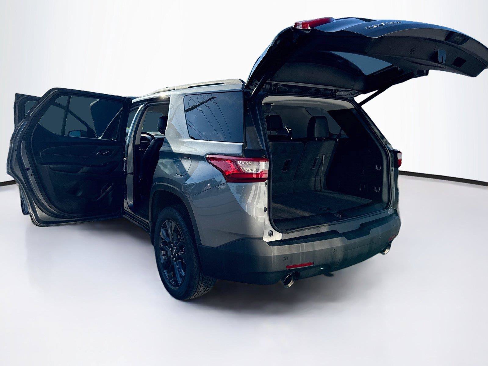 Used 2020 Chevrolet Traverse RS FWD image 41