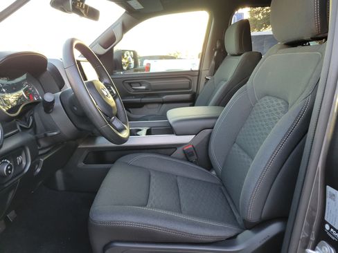 Certified 2026 RAM 1500 Express AWD/4WD image 19