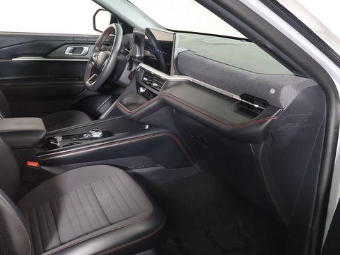 Used 2026 Ford Explorer ST-Line AWD/4WD image 25