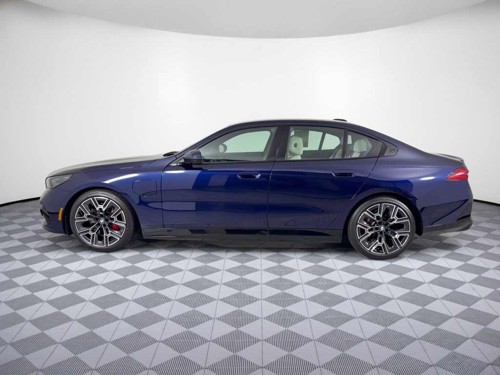 Certified 2026 BMW 550e xDrive AWD/4WD image 2