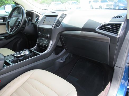 Used 2020 Ford Edge SEL w/ Convenience Package FWD image 11