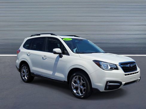 Used 2017 Subaru Forester 2.5i Touring AWD/4WD image 2