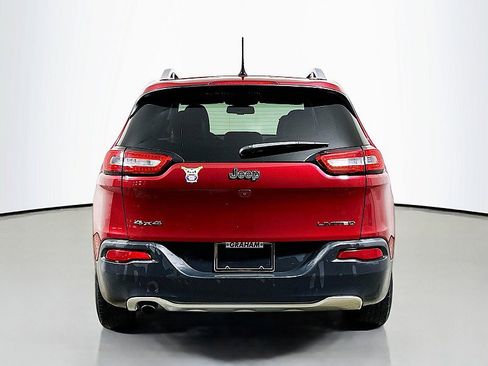 Used 2015 Jeep Cherokee Limited w/ Luxury Group AWD/4WD image 6